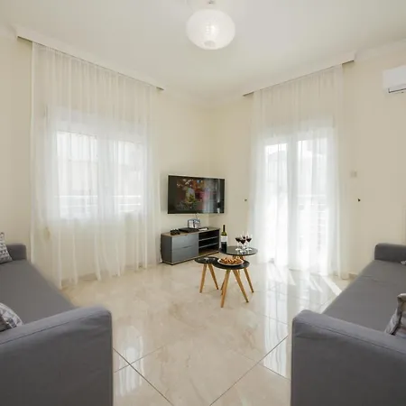 Center Manolia Dream 3 Bedroom 100m Away From The アパート