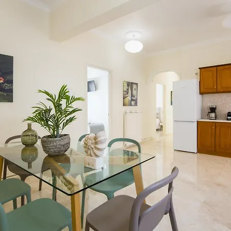 Center Manolia Dream 3 Bedroom 100m Away From The アパート *