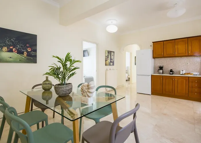 Center Manolia Dream 3 Bedroom 100m Away From The アパート *