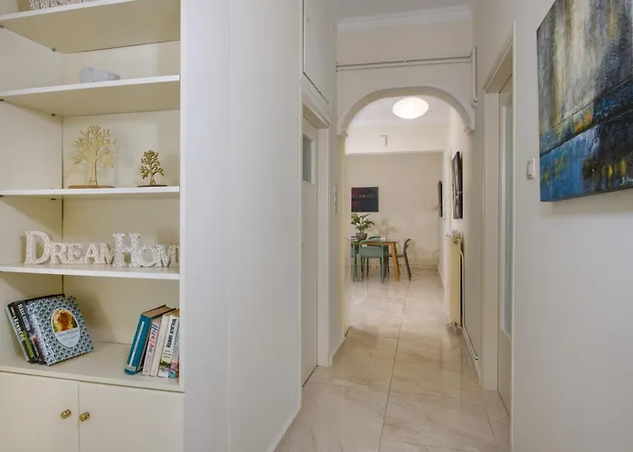 Center Manolia Dream 3 Bedroom 100m Away From The アパート *