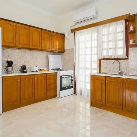 Апартаменты Center Manolia Dream 3 Bedroom 100m Away From The